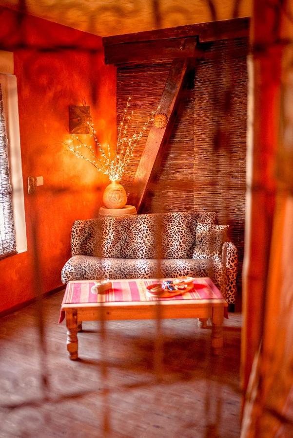 Domaine De La Croix Du Vexin Bed & Breakfast Themericourt Ngoại thất bức ảnh